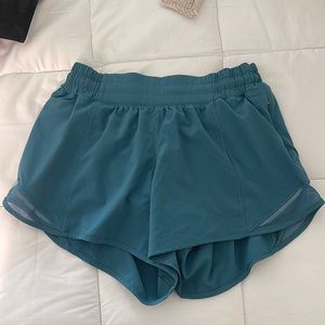 Hotty hot size 6 short. 2.5 inch. Teal